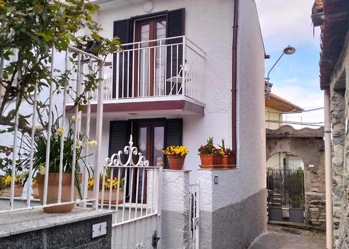 דירה Casa Pettirosso אוג'ביו
